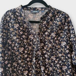 Women’s Lands End lightweight corduroy, long sleeve shirt size 14